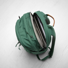 Load image into Gallery viewer, Fjallraven - Raven 28