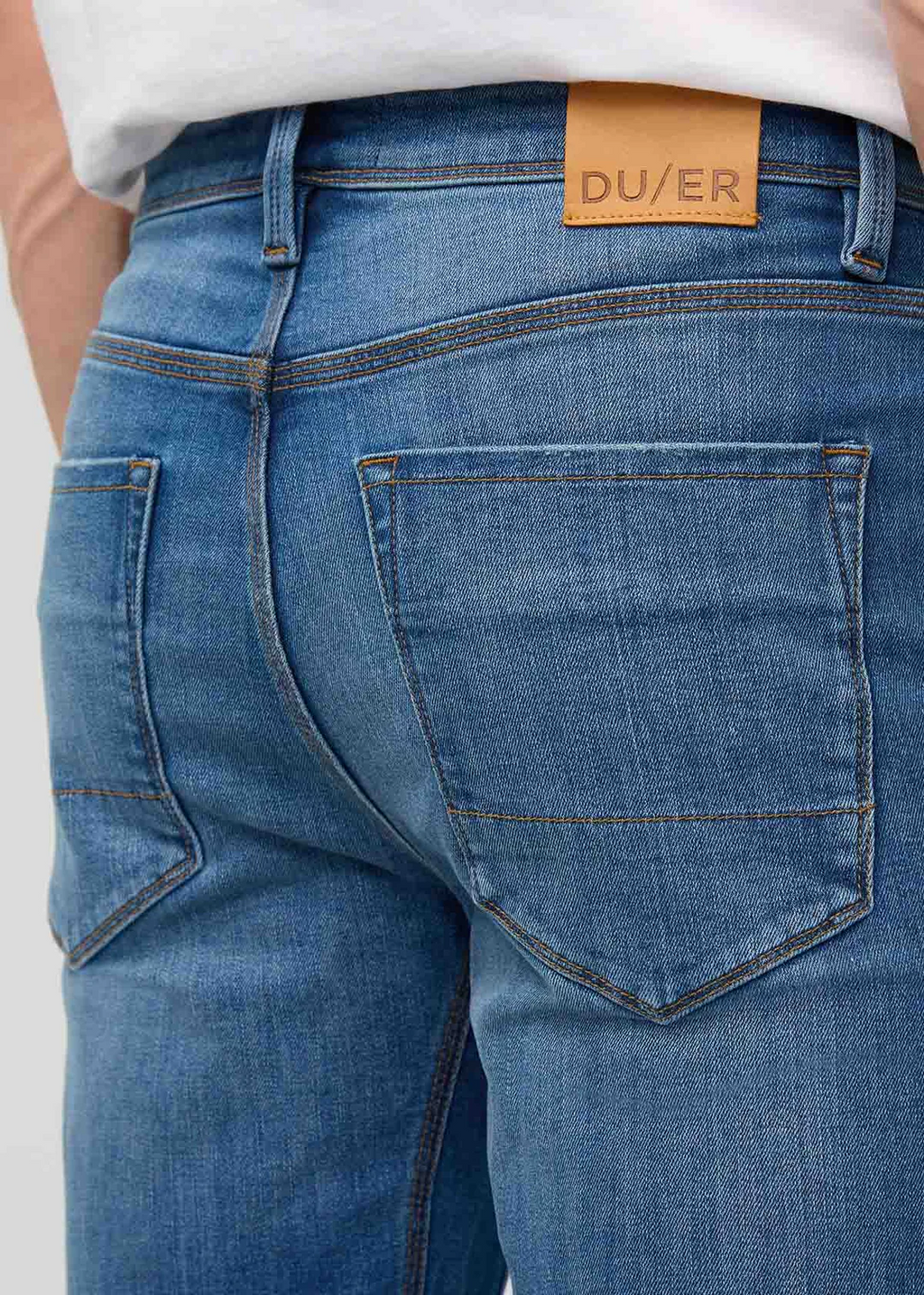 Duer - Performance Denim+ - Straight Fit - Alpine Indigo