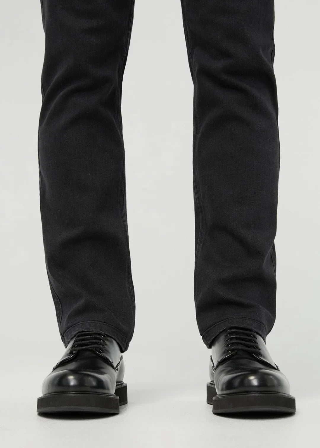 Duer - Performance Denim - Slim Straight - Worn Black