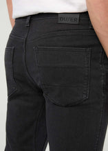 Load image into Gallery viewer, Duer - Performance Denim - Slim Straight - Worn Black